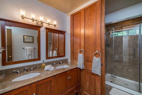 Group Getaways Holiday Home 4030 image 10